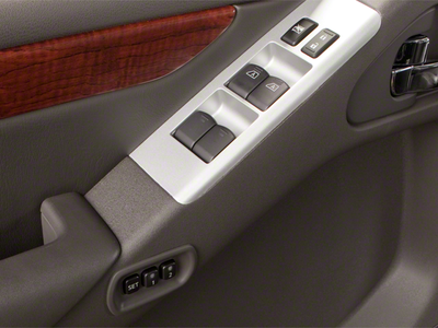2012 Nissan Pathfinder LE