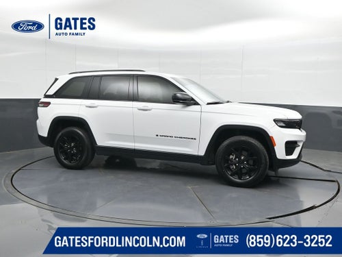 2025 Jeep Grand Cherokee Laredo