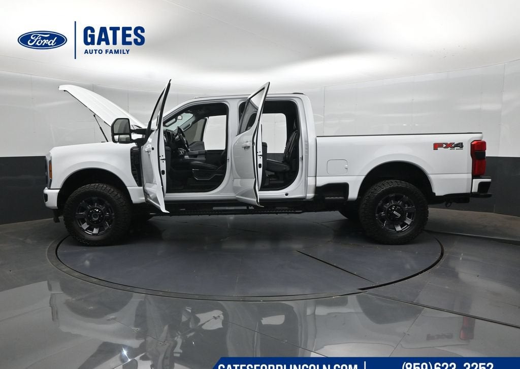 2023 Ford F-350SD Lariat