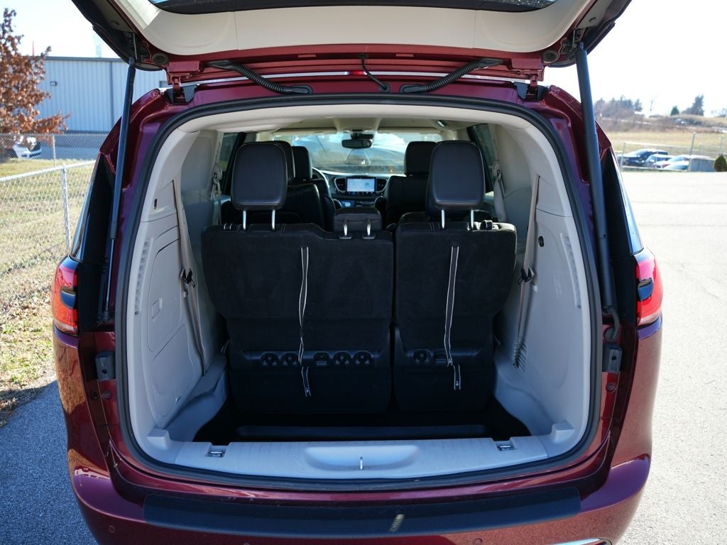 2022 Chrysler Pacifica Hybrid Touring L