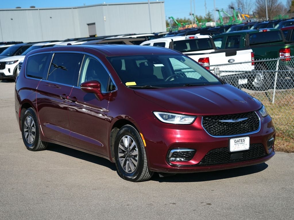 2022 Chrysler Pacifica Hybrid Touring L