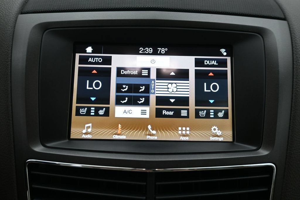 2017 Lincoln MKT Base