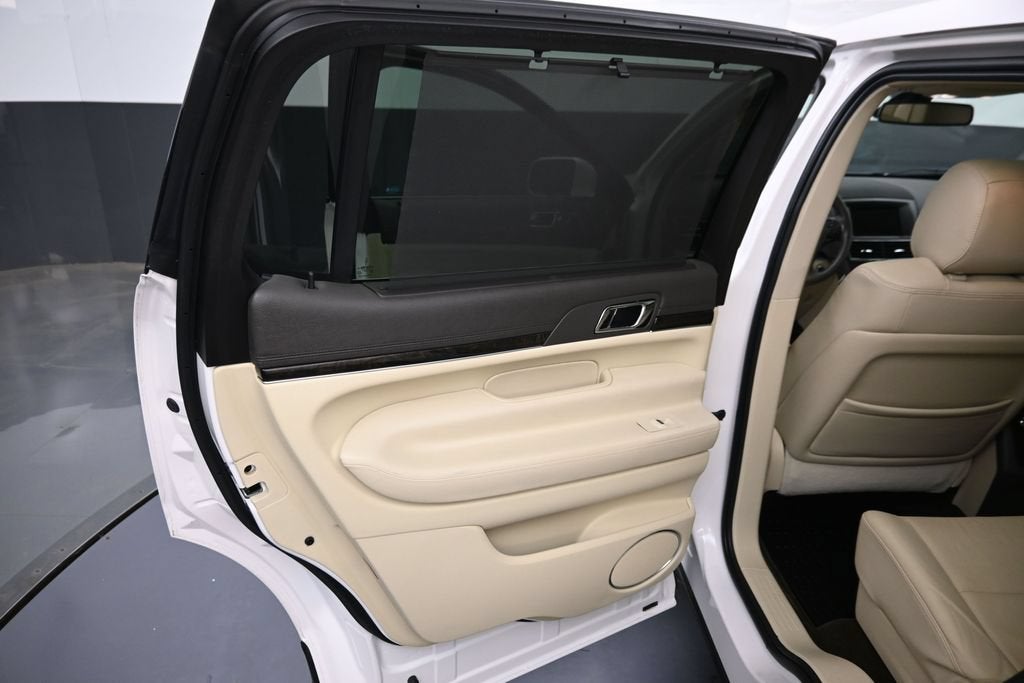 2017 Lincoln MKT Base