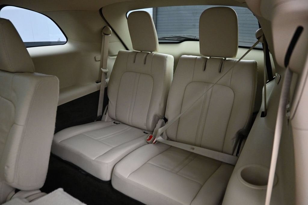 2017 Lincoln MKT Base