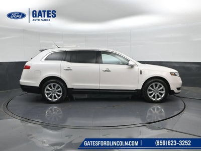 2017 Lincoln MKT Base