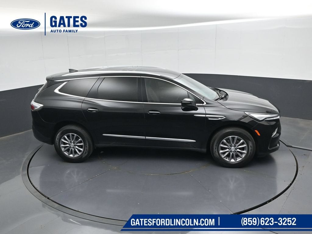 2022 Buick Enclave Essence