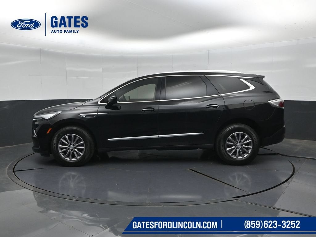 2022 Buick Enclave Essence