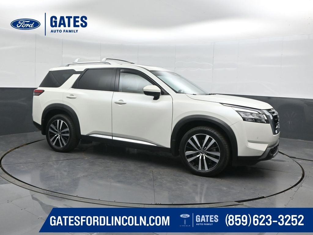 2023 Nissan Pathfinder Platinum