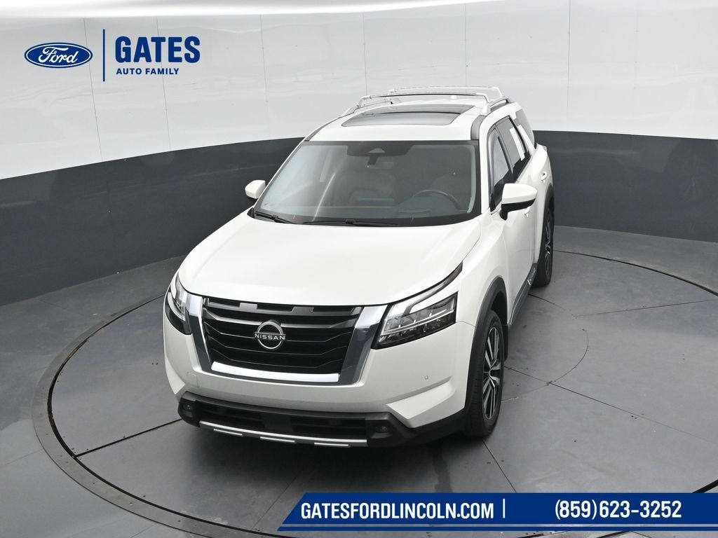 2023 Nissan Pathfinder Platinum
