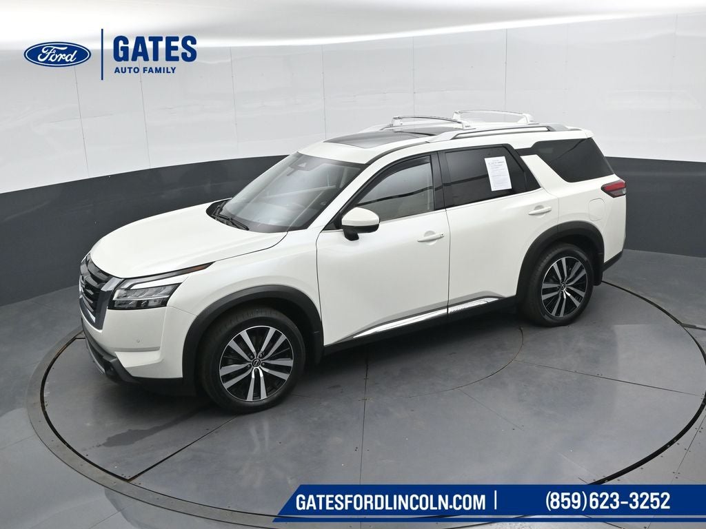 2023 Nissan Pathfinder Platinum