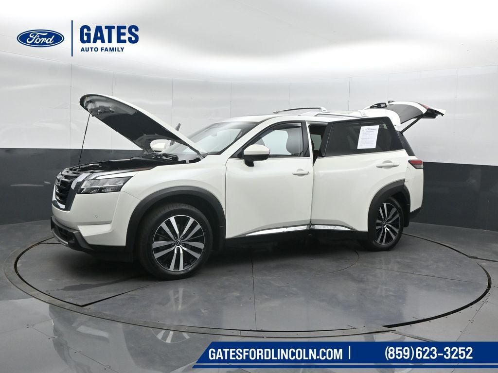 2023 Nissan Pathfinder Platinum