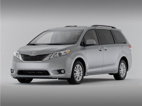 2014 Toyota Sienna SE 8 Passenger