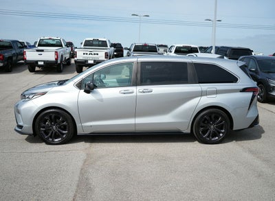 2021 Toyota Sienna XSE 7 Passenger