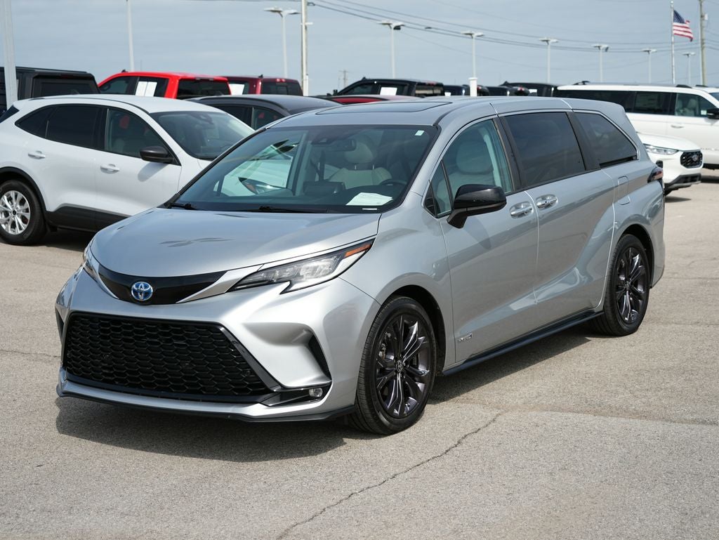2021 Toyota Sienna XSE 7 Passenger