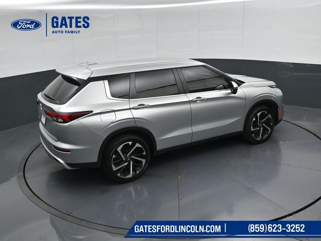 2024 Mitsubishi Outlander SE
