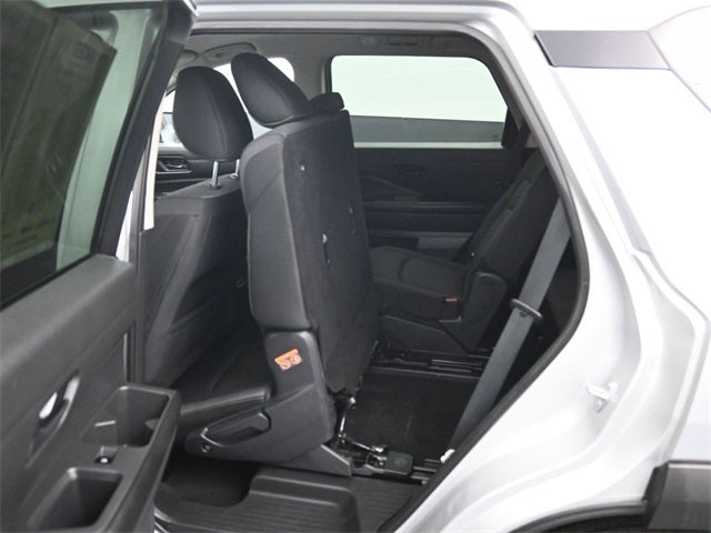 2023 Nissan Pathfinder SV