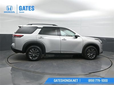 2023 Nissan Pathfinder SV
