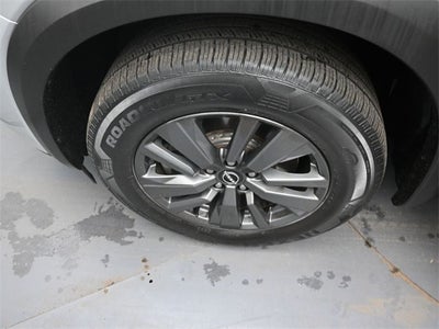 2023 Nissan Pathfinder SV