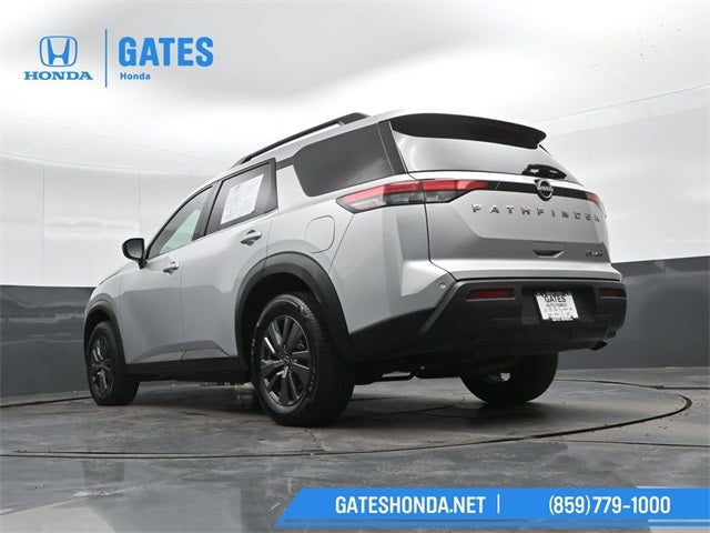2023 Nissan Pathfinder SV