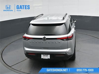 2023 Nissan Pathfinder SV