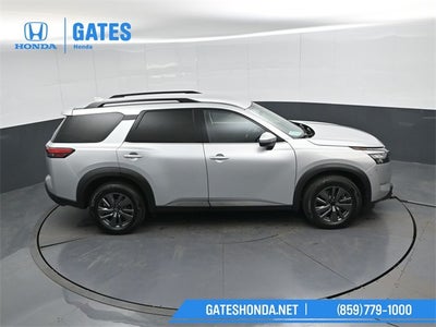 2023 Nissan Pathfinder SV