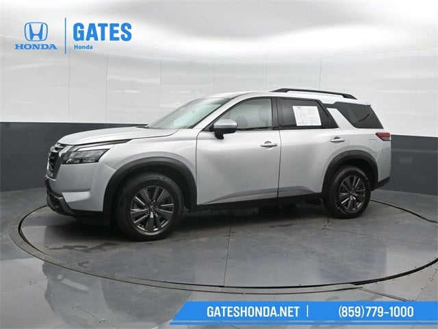 2023 Nissan Pathfinder SV
