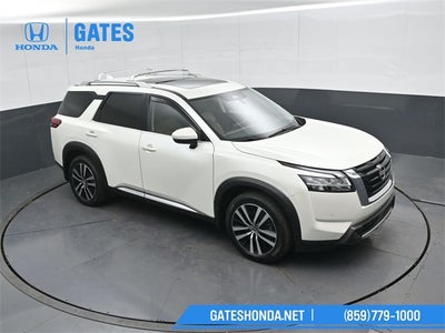 2023 Nissan Pathfinder Platinum