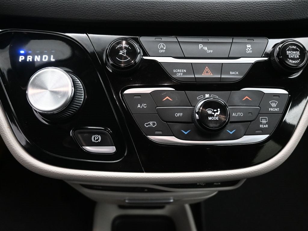 2017 Chrysler Pacifica Touring L Plus