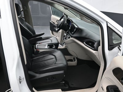 2017 Chrysler Pacifica Touring L Plus