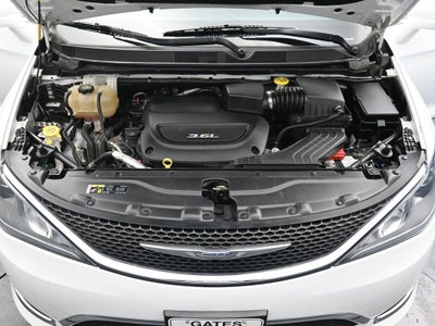 2017 Chrysler Pacifica Touring L Plus