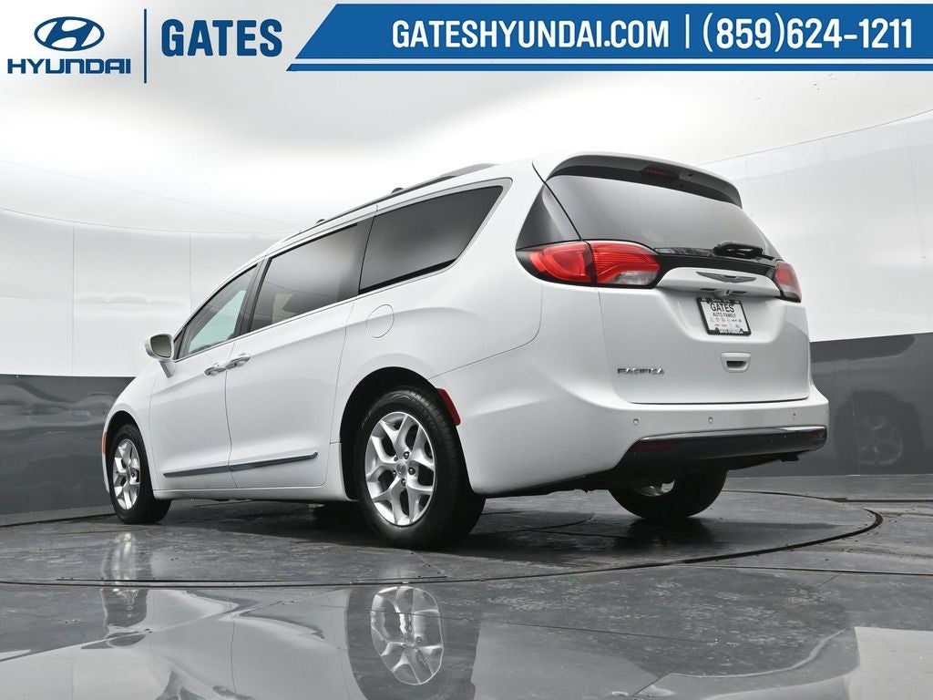 2017 Chrysler Pacifica Touring L Plus
