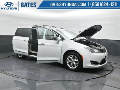 2017 Chrysler Pacifica Touring L Plus
