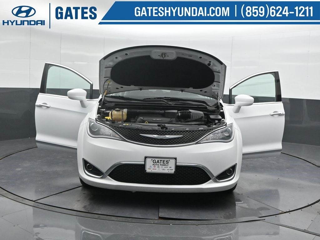 2017 Chrysler Pacifica Touring L Plus