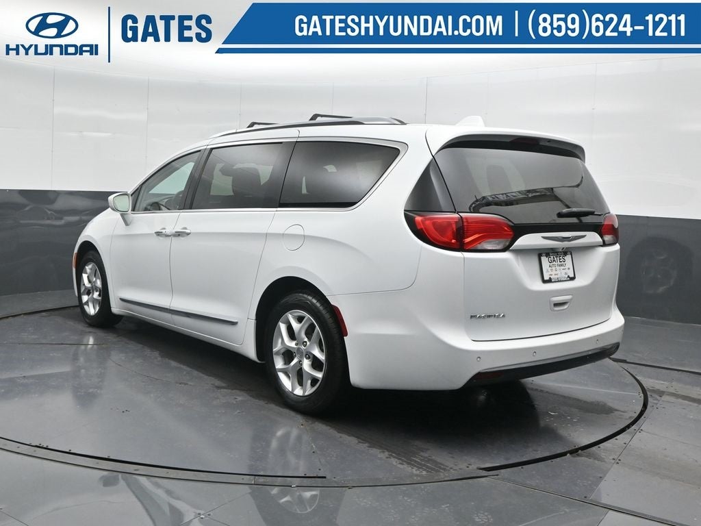2017 Chrysler Pacifica Touring L Plus