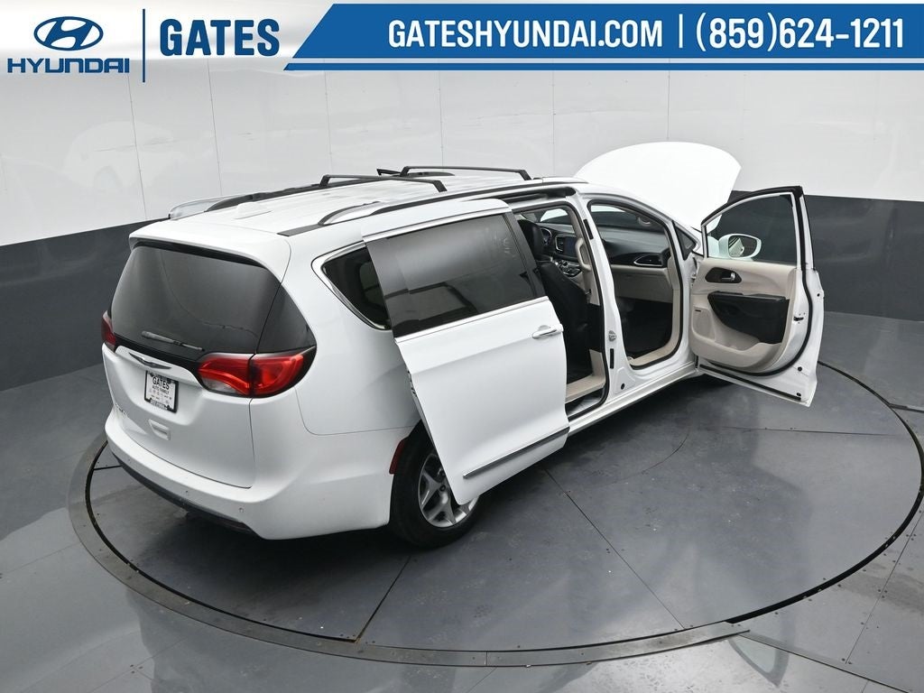 2017 Chrysler Pacifica Touring L Plus
