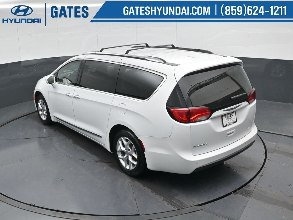 2017 Chrysler Pacifica Touring L Plus