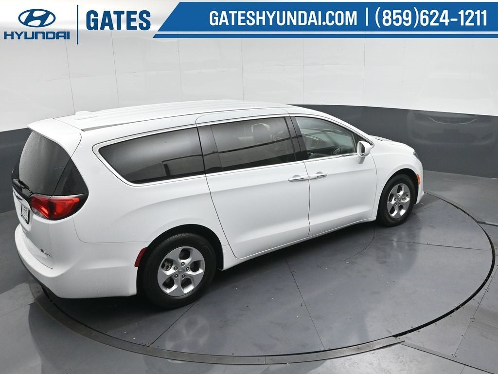2017 Chrysler Pacifica Hybrid Touring Plus