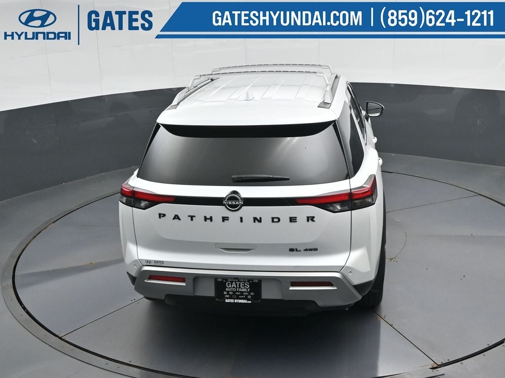 2025 Nissan Pathfinder SL