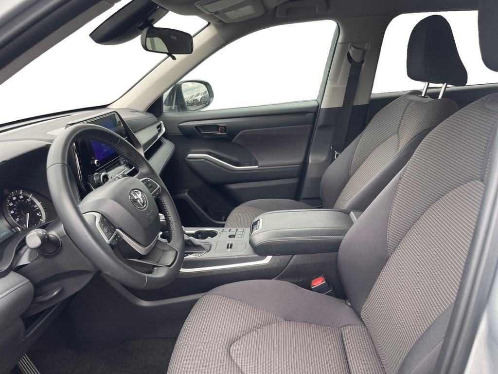 2025 Toyota Highlander LE