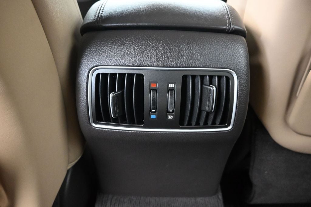 2012 Hyundai Equus Signature