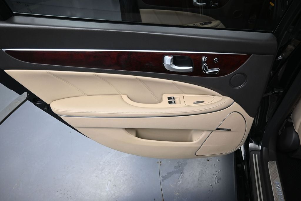 2012 Hyundai Equus Signature