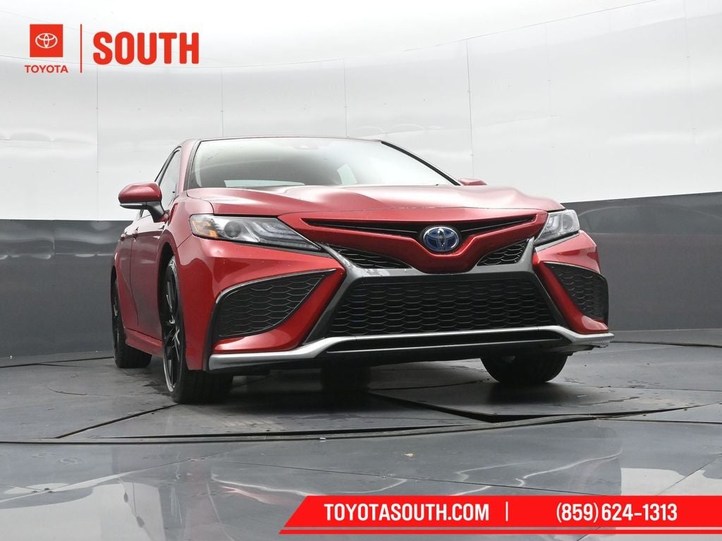 2021 Toyota Camry Hybrid XSE
