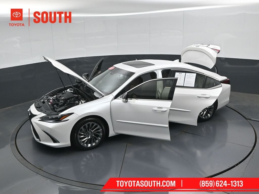 2025 Lexus ES 300h Ultra Luxury