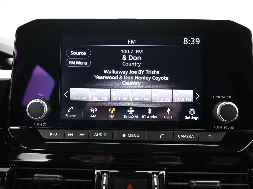 2025 Nissan Pathfinder SV