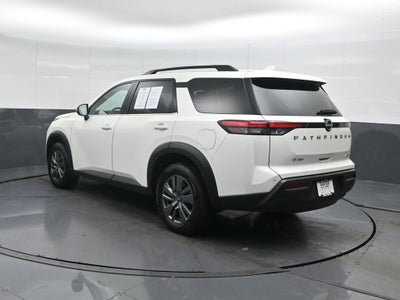 2025 Nissan Pathfinder SV