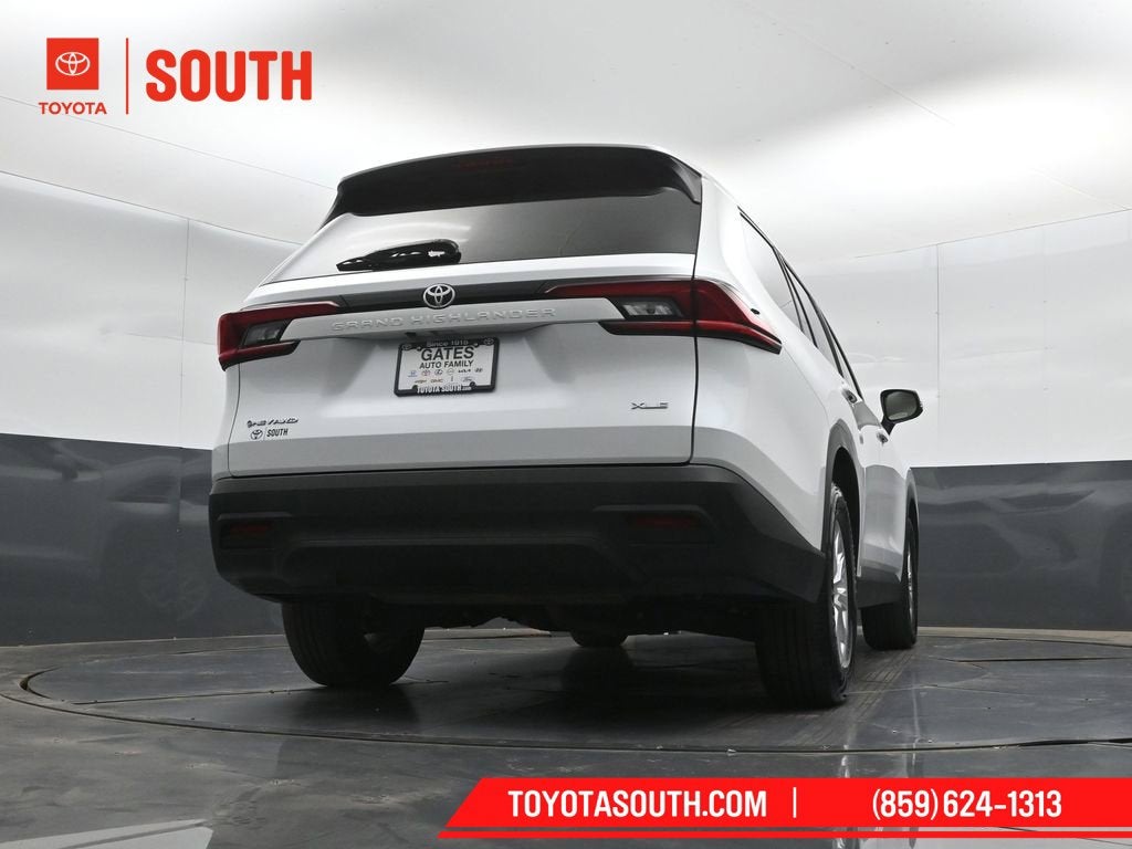 2025 Toyota Grand Highlander Hybrid XLE