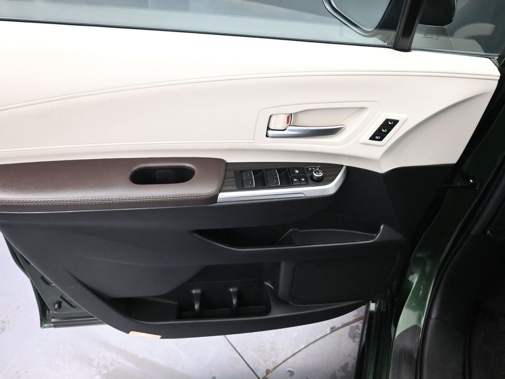 2024 Toyota Sienna Platinum 7 Passenger