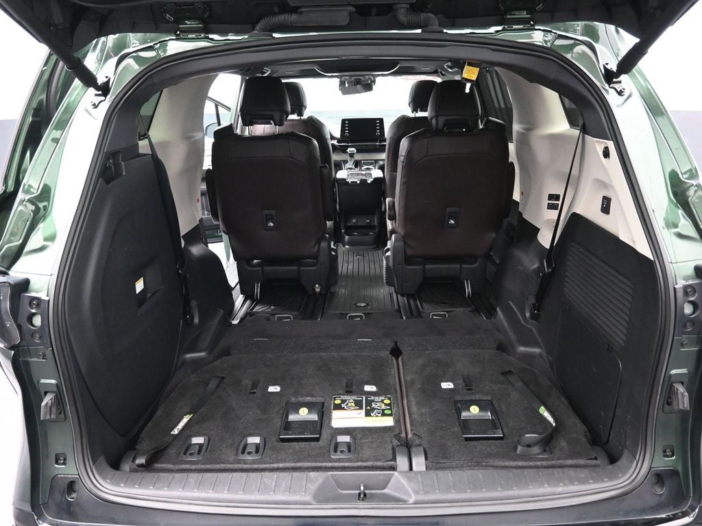 2024 Toyota Sienna Platinum 7 Passenger