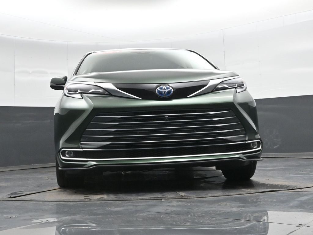 2024 Toyota Sienna Platinum 7 Passenger