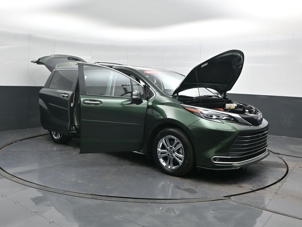 2024 Toyota Sienna Platinum 7 Passenger